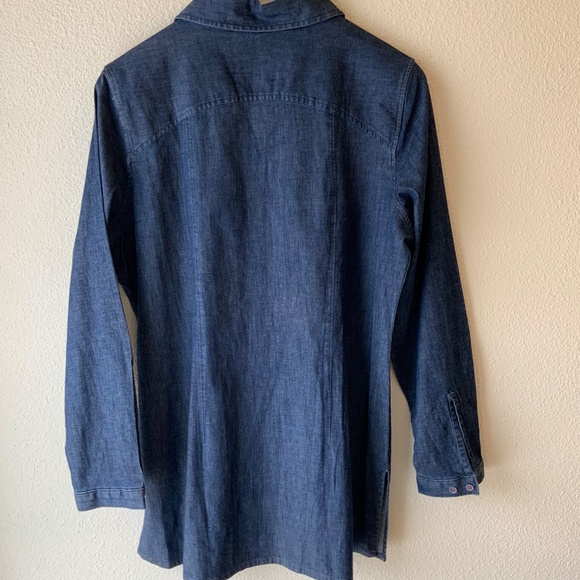 LIKE NEW! Woolrich Button Down Denim Shirt Size Large - Picture 6 of 9